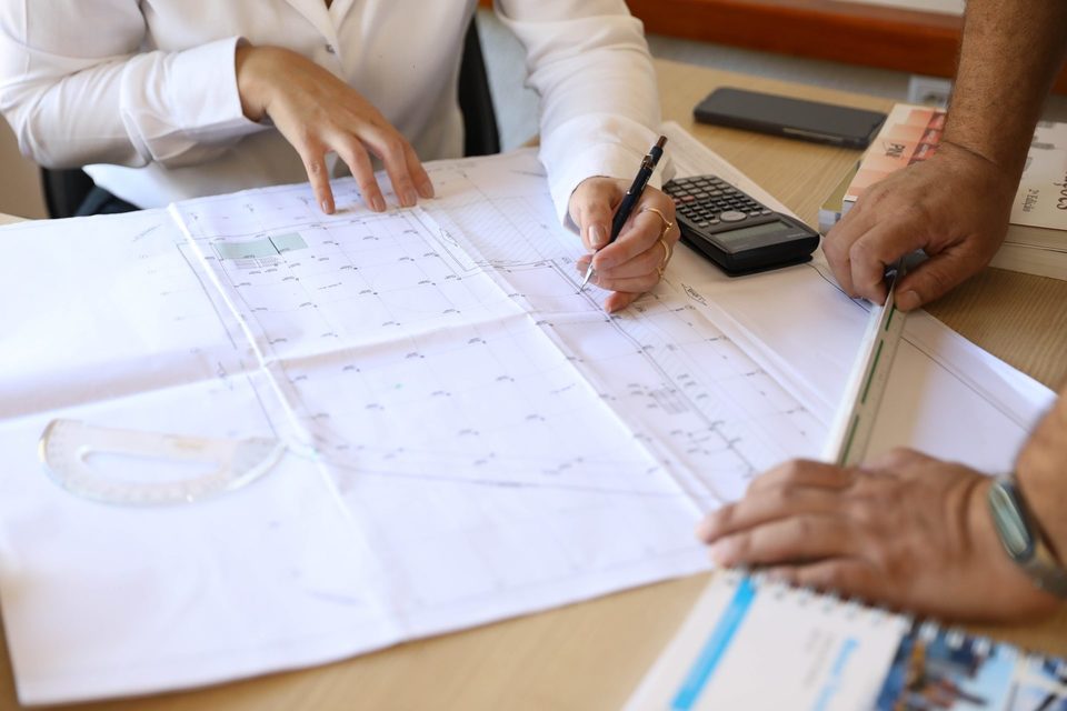 Institucional - Thais  - Engenharia & Arquitetura