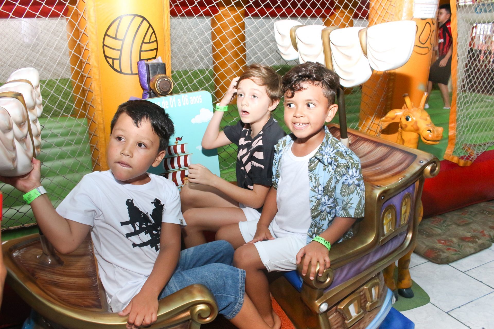 Foto Pietro 6 & Théo 1 - Praia - KIDS MANIA  - Imagem 26