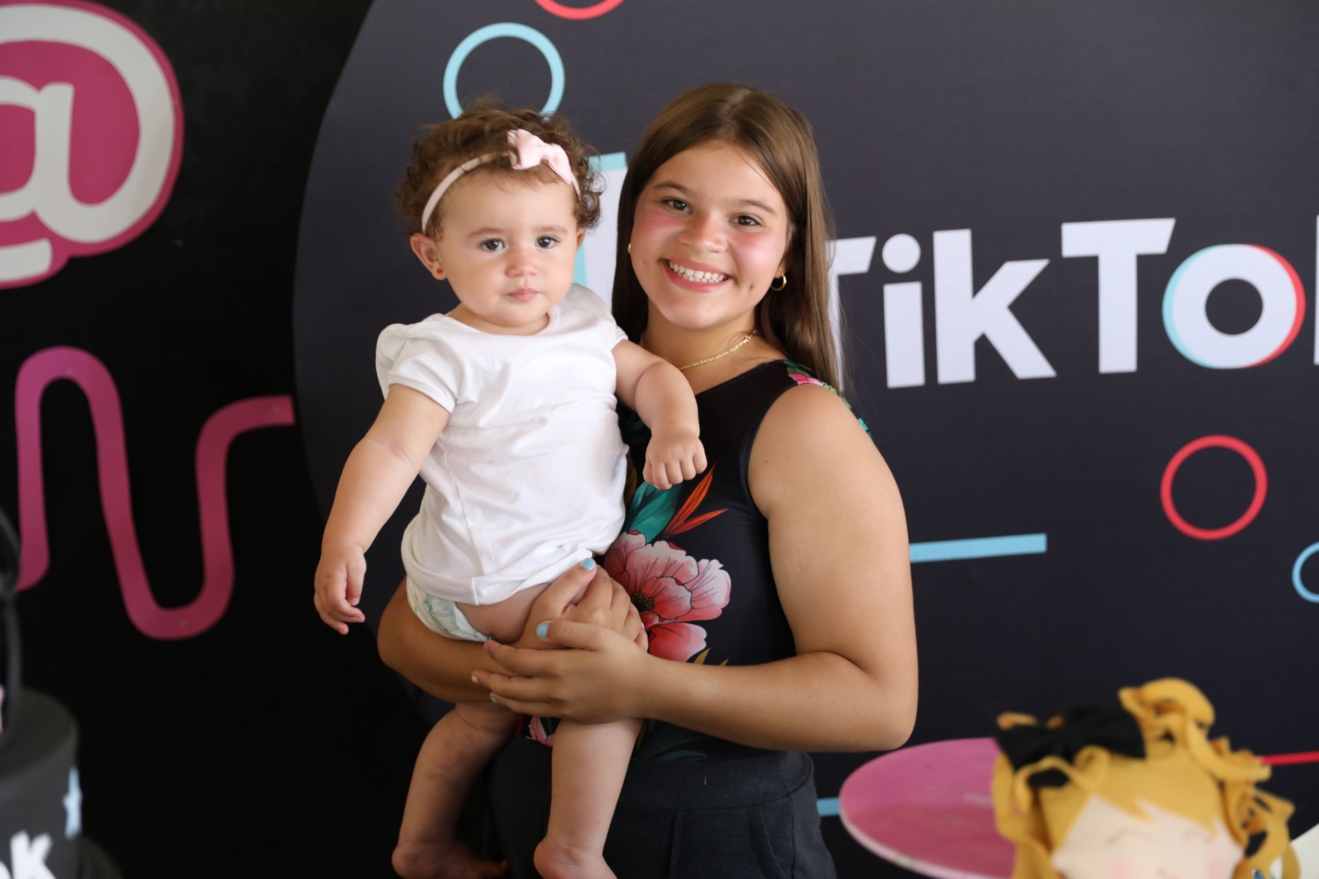 Foto Renan 1 - circo &  Beatrix Tik Tok - Imagem 23