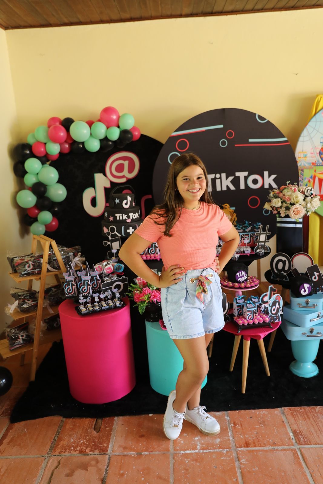 Foto Renan 1 - circo &  Beatrix Tik Tok - Imagem 49