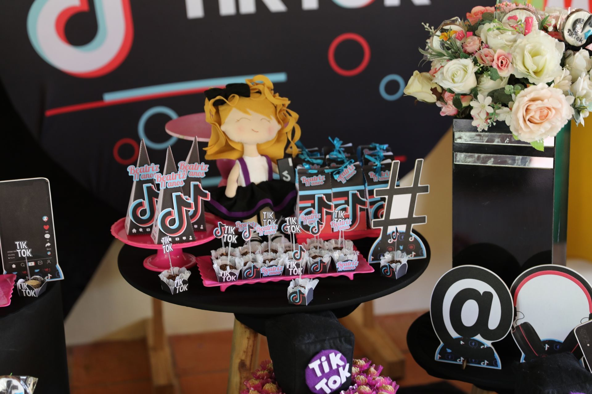 Foto Renan 1 - circo &  Beatrix Tik Tok - Imagem 45