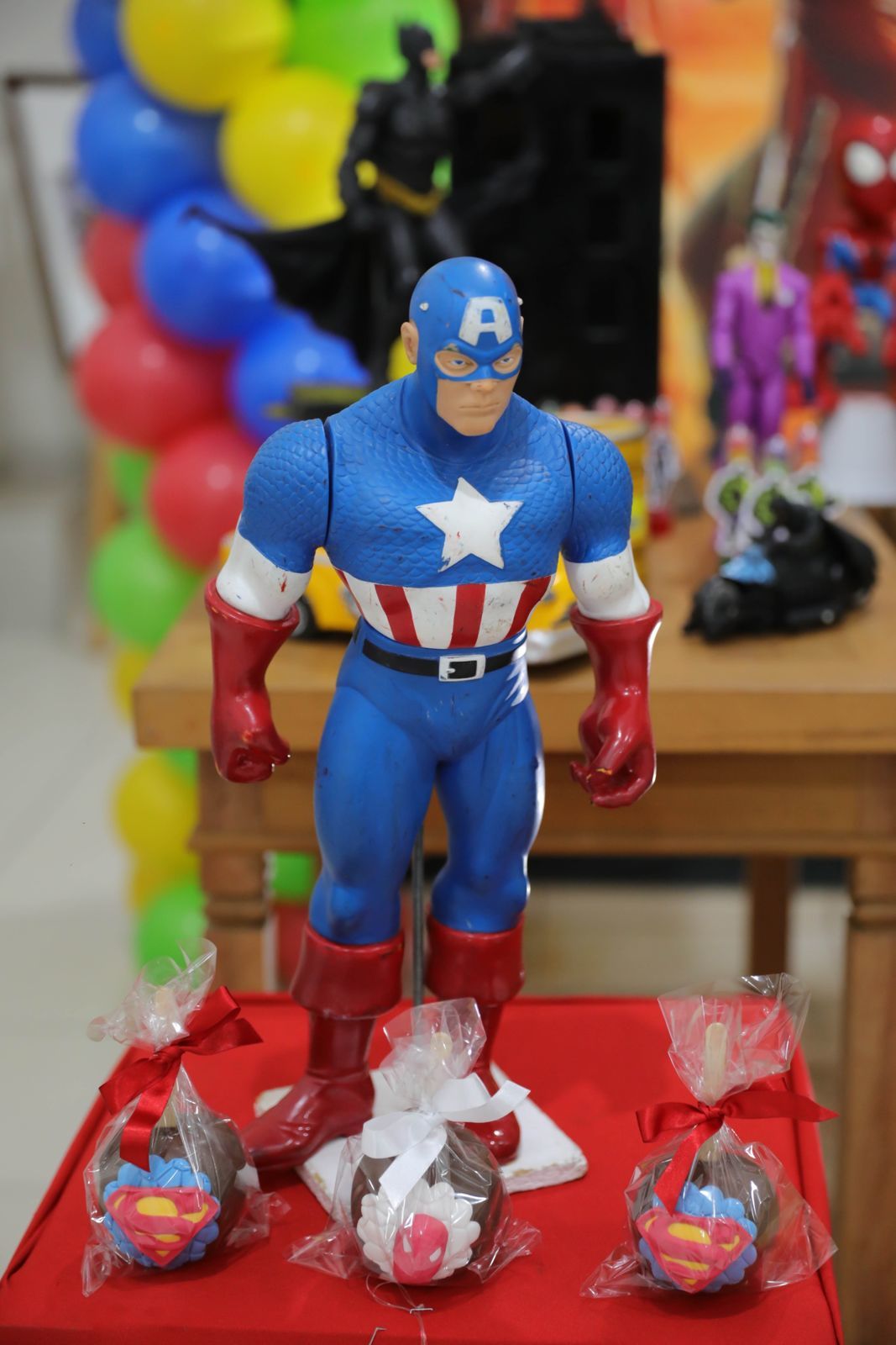 Foto Miguel - Vingadores - Splash Buffet - Imagem 1