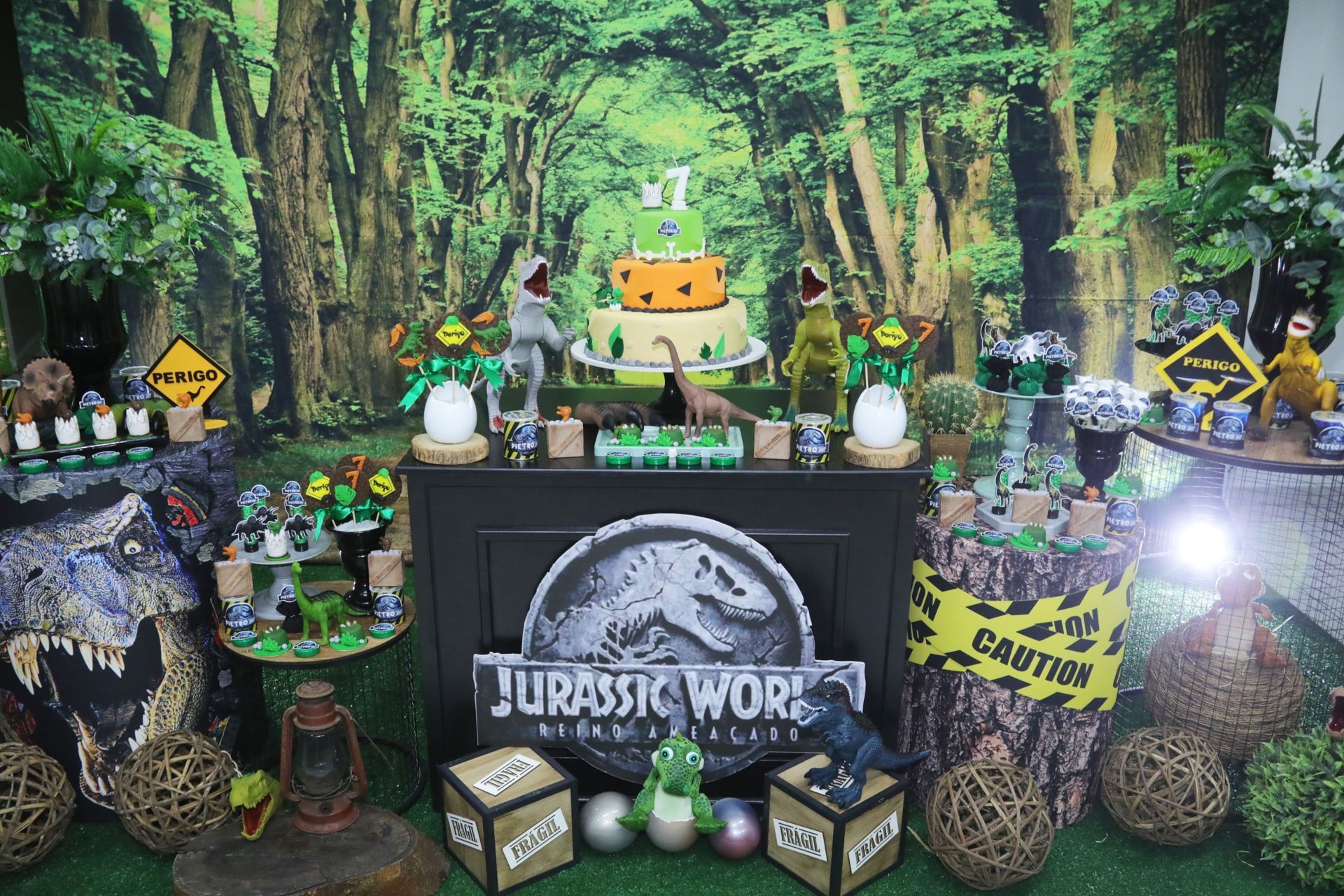 Foto Pietro 7 - Jurassic World - Turma do Juba Buffet - Imagem 2