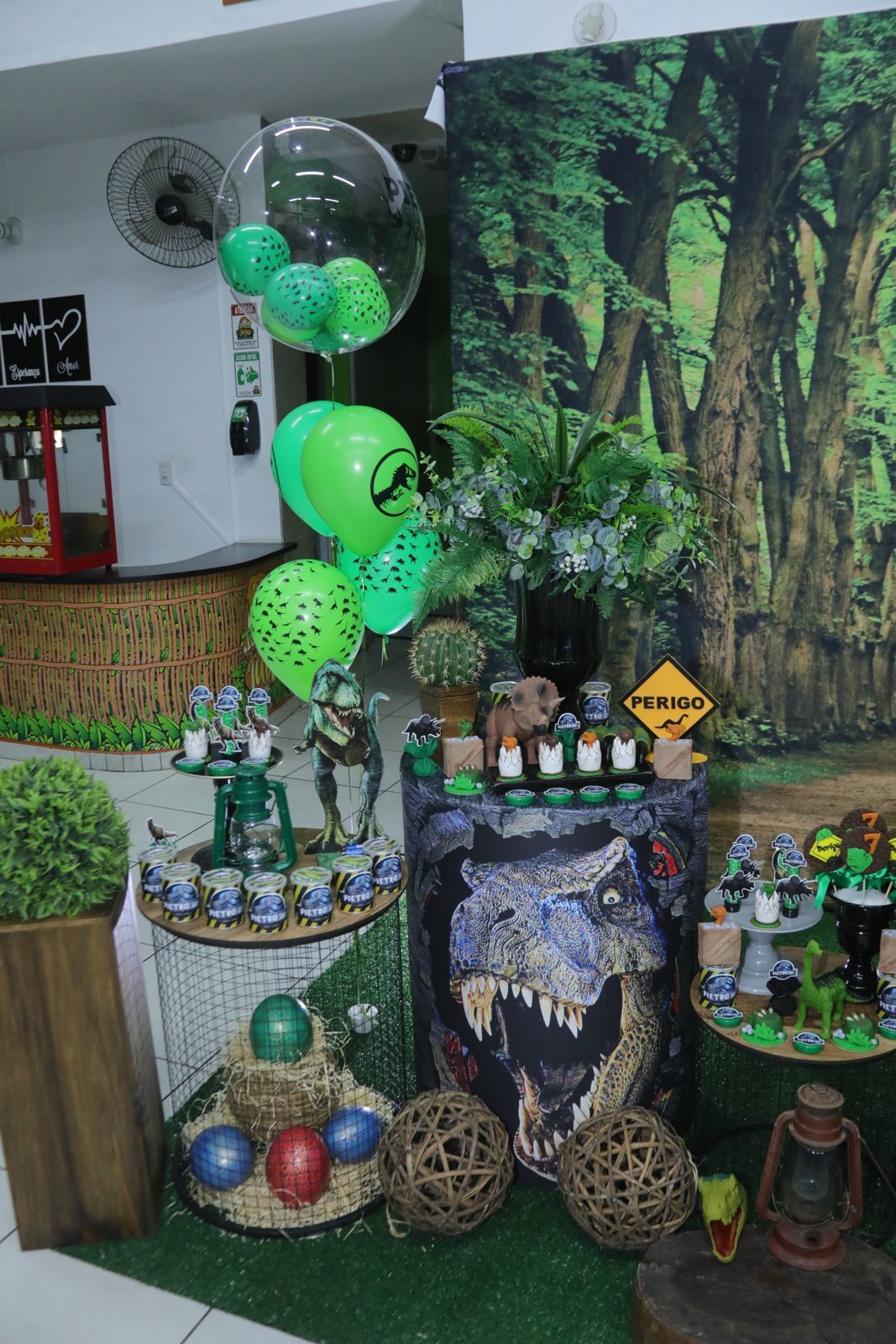 Foto Pietro 7 - Jurassic World - Turma do Juba Buffet - Imagem 3