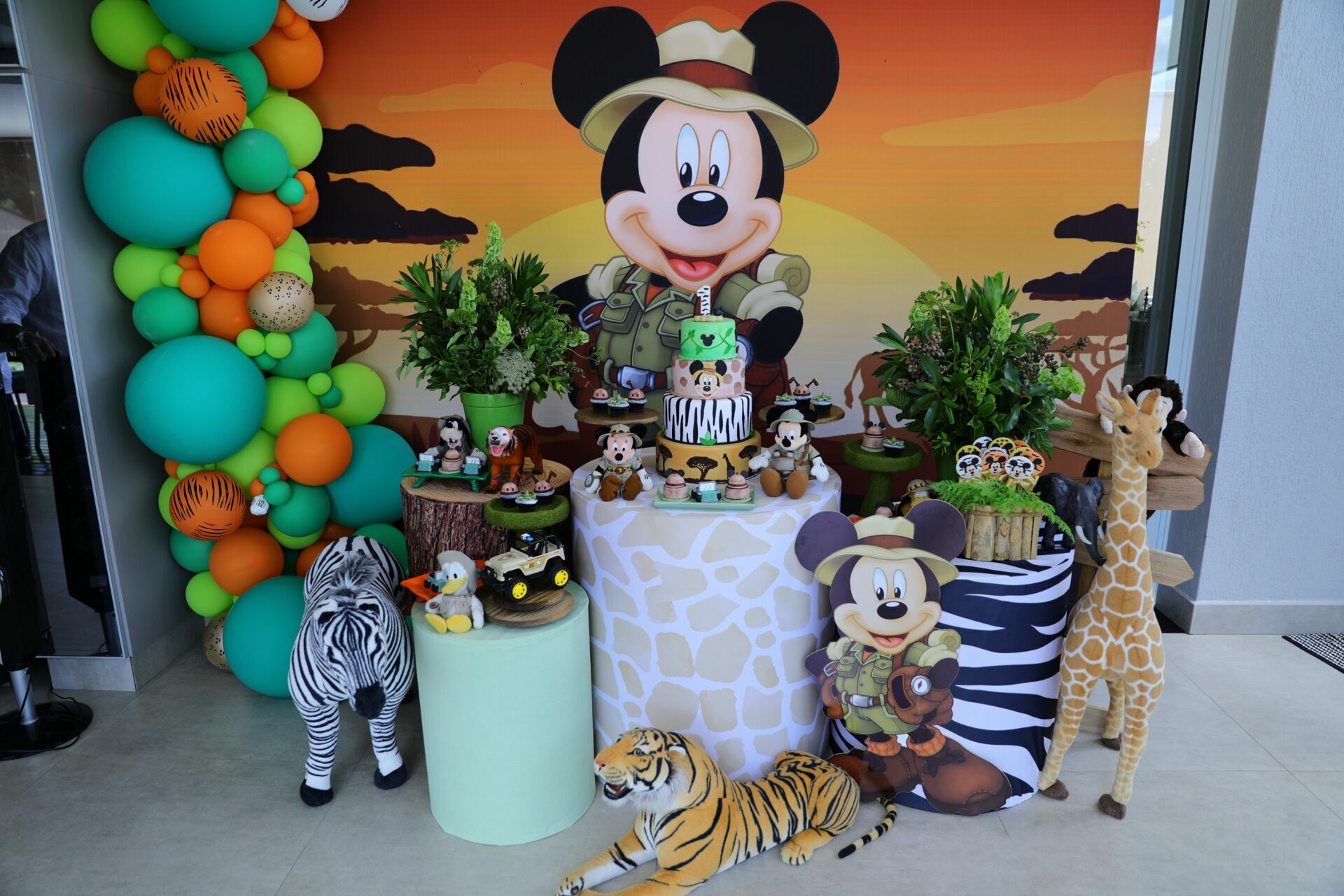 Foto Bernardo 1 - Mickey Safari - Imagem 0