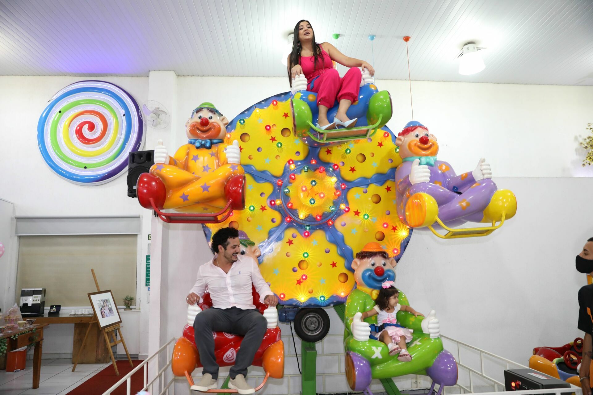 Foto Liz 1 - Minie Rosa Fantastic Place Buffet - Imagem 9