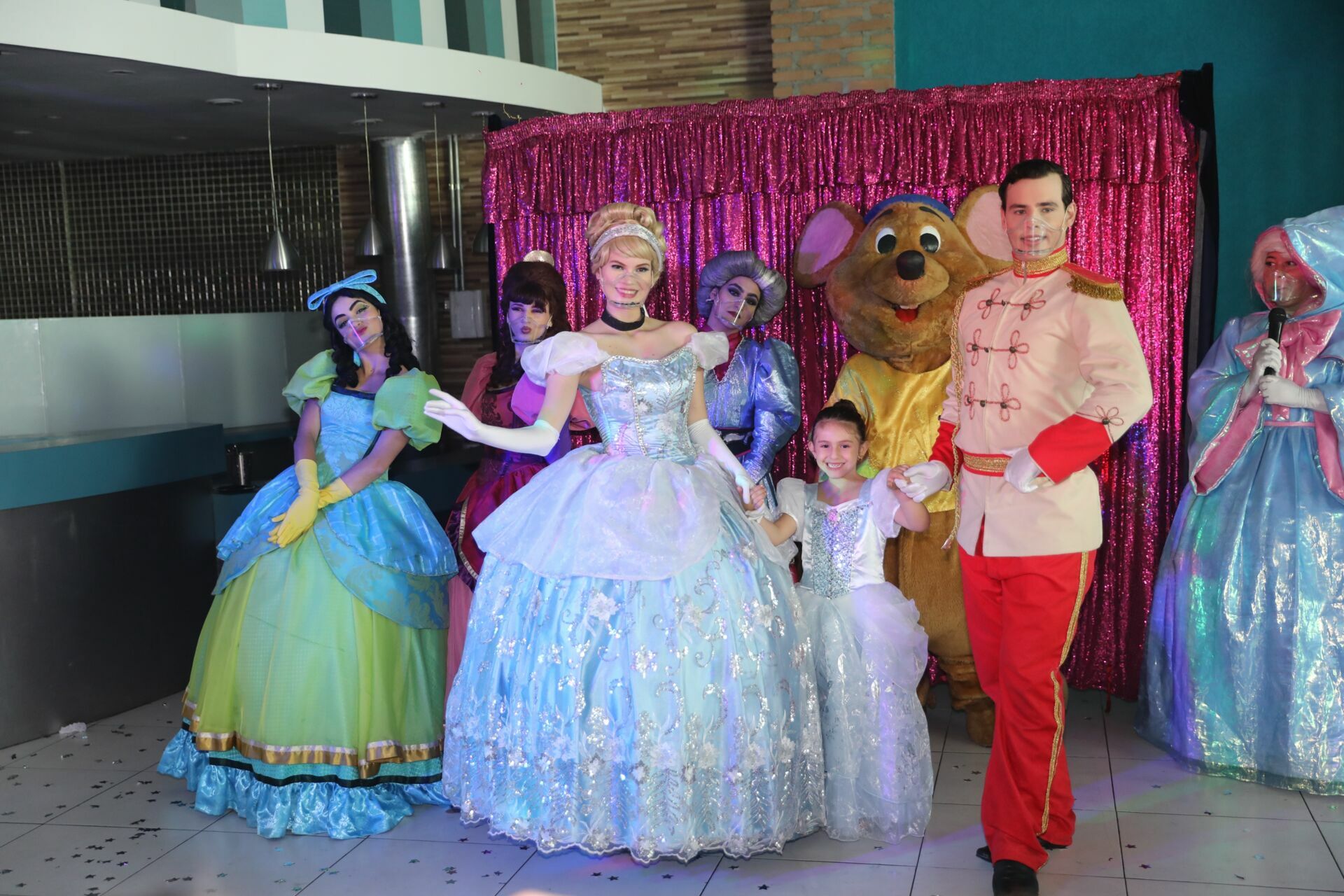 Foto Paola - Cinderela - ANIMATRIX Buffet - Imagem 52