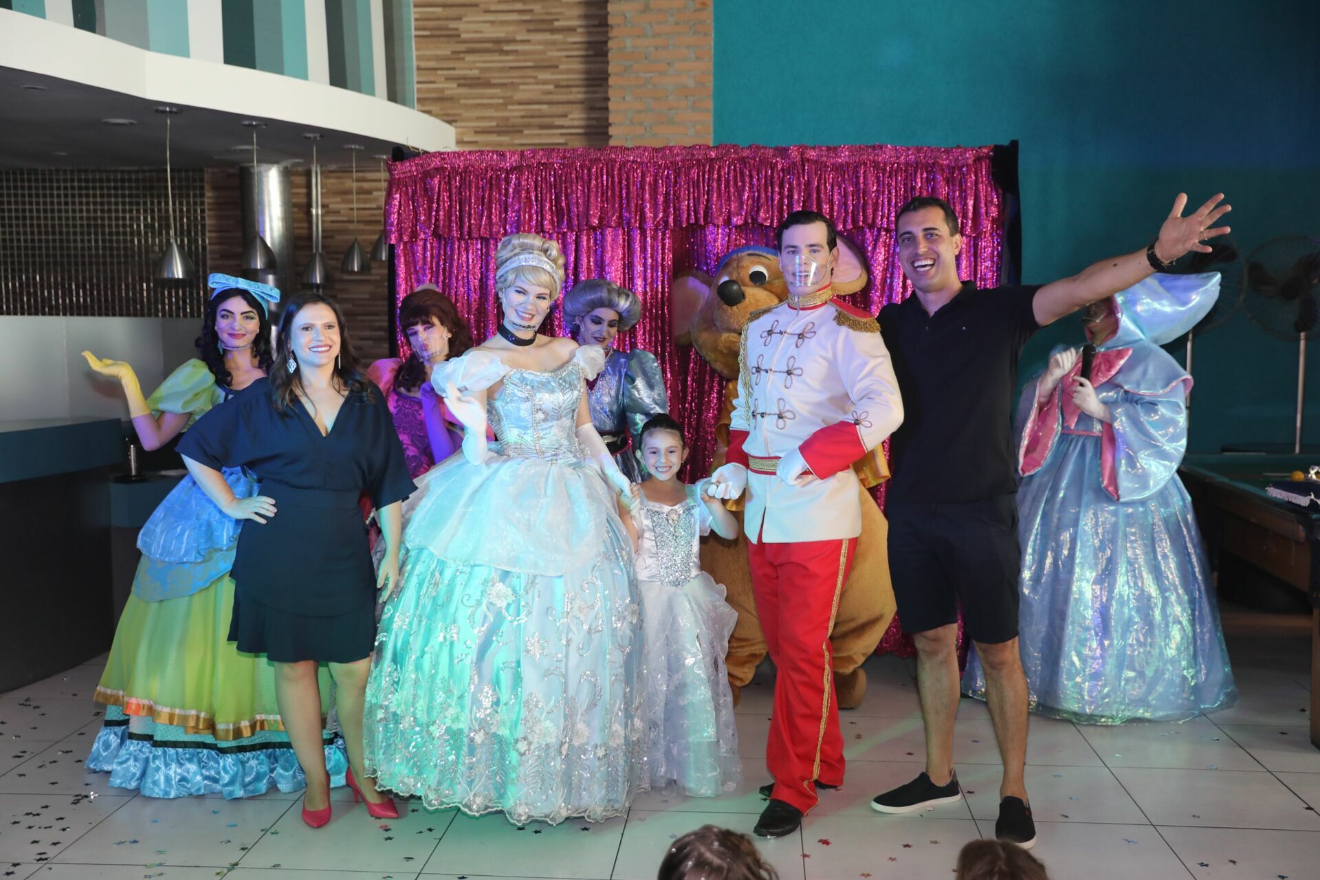 Foto Paola - Cinderela - ANIMATRIX Buffet - Imagem 53