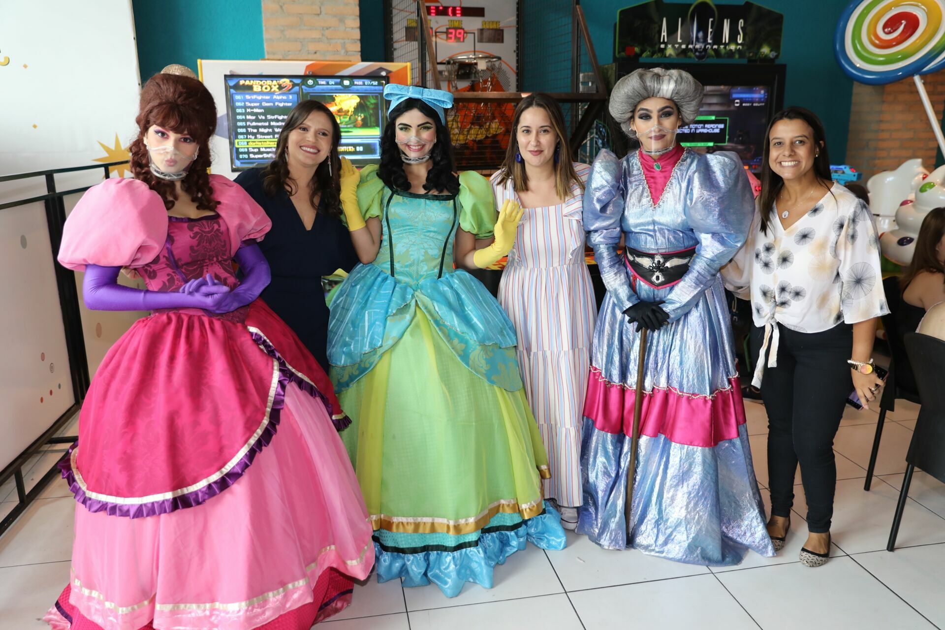 Foto Paola - Cinderela - ANIMATRIX Buffet - Imagem 30