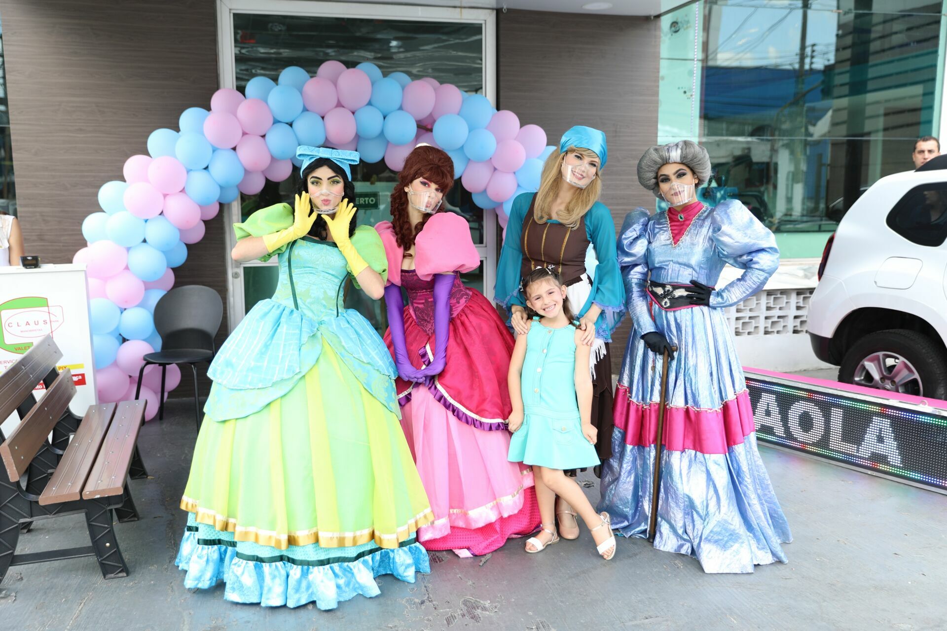 Foto Paola - Cinderela - ANIMATRIX Buffet - Imagem 23