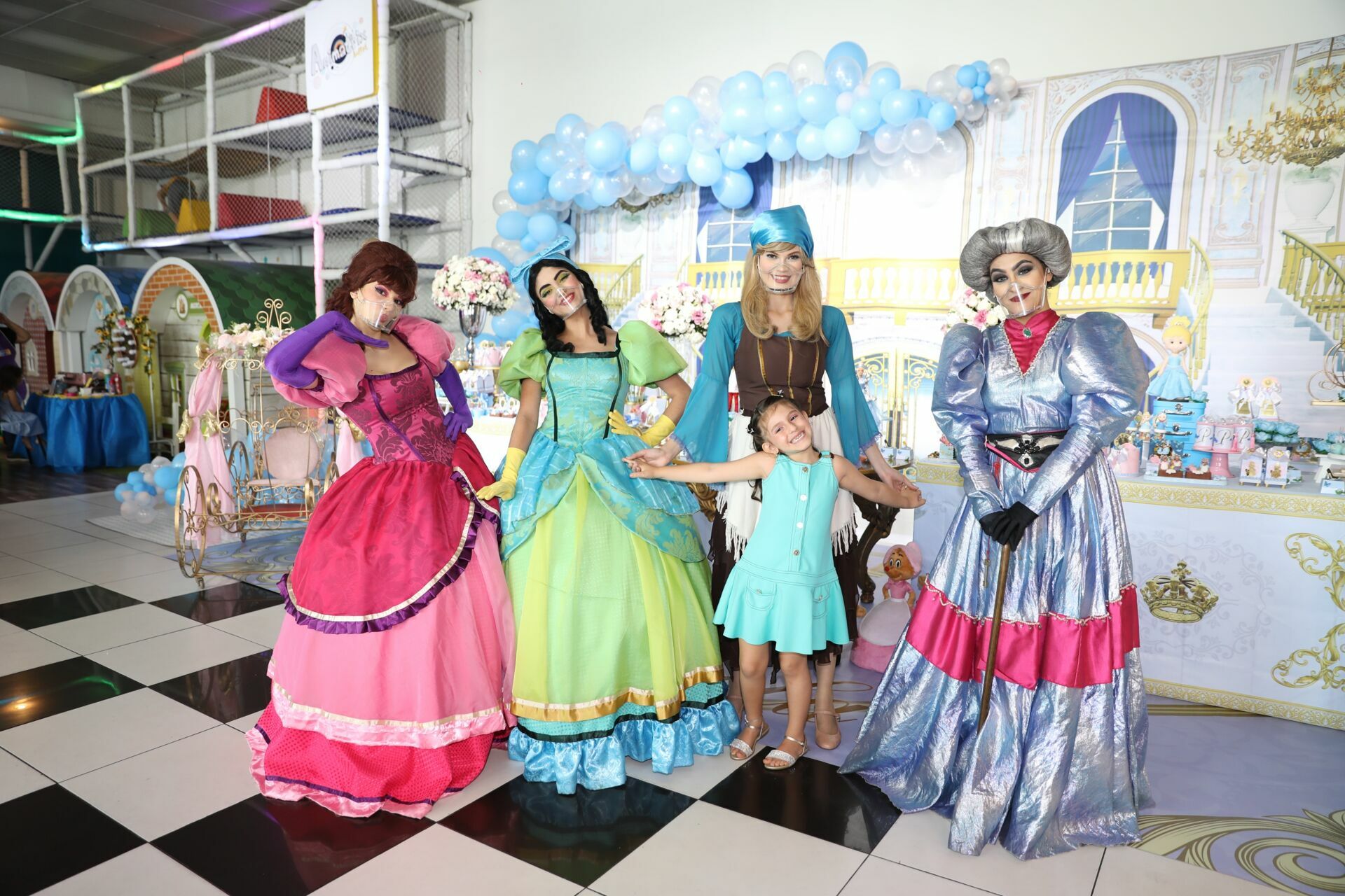 Foto Paola - Cinderela - ANIMATRIX Buffet - Imagem 21