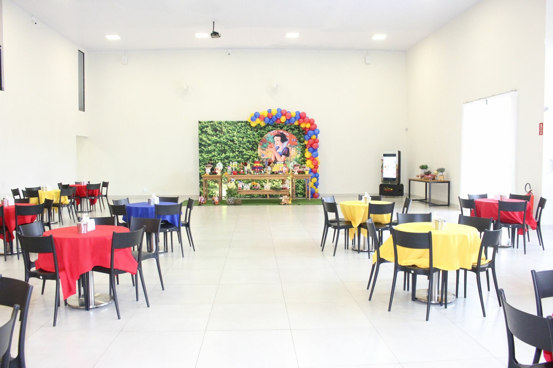 Foto Antonella - A Branca de Neve - Splash Buffet - Imagem 6