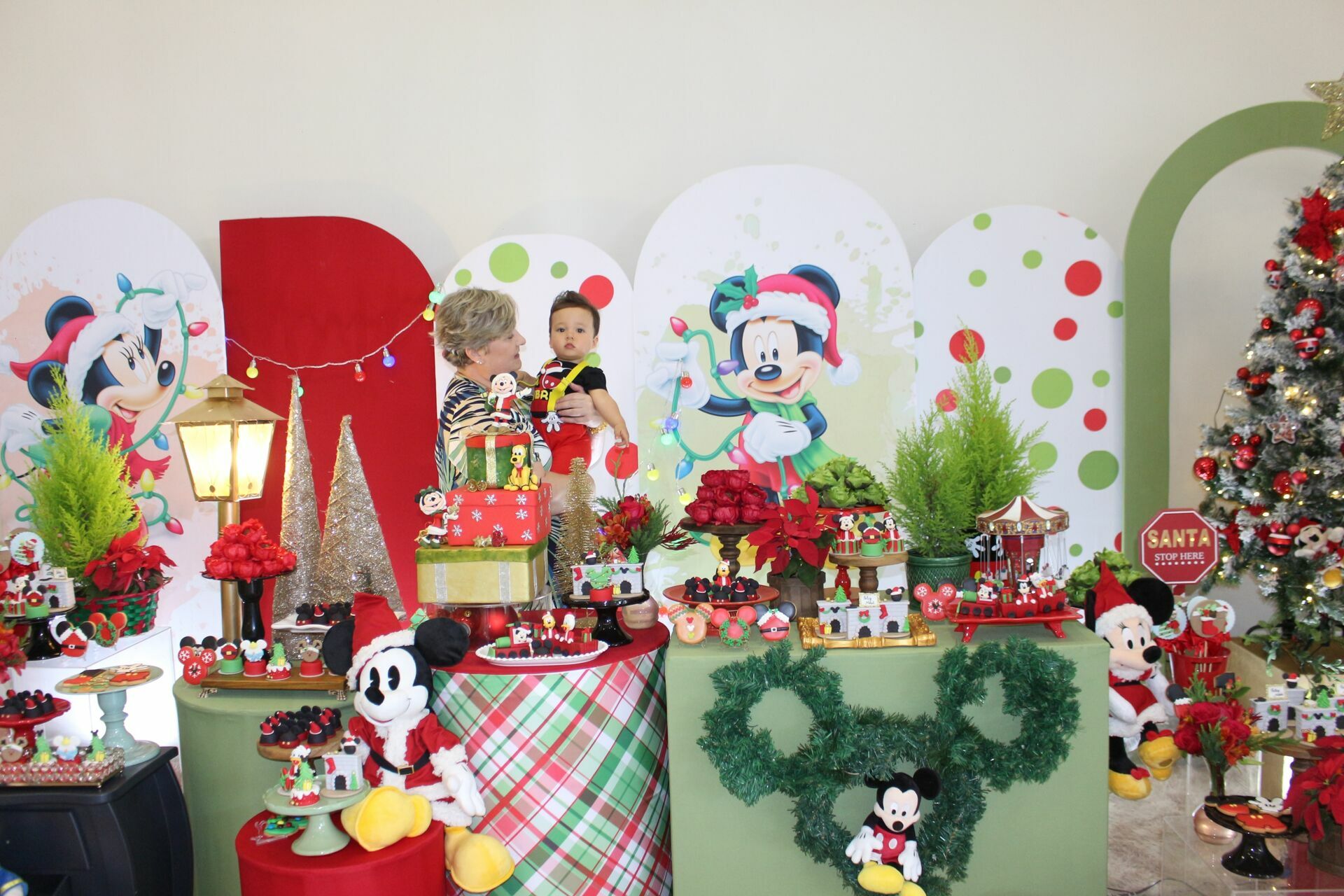 Foto Gabriel 1 - Mickey no Natal - SPLASH Buffet - Imagem 45